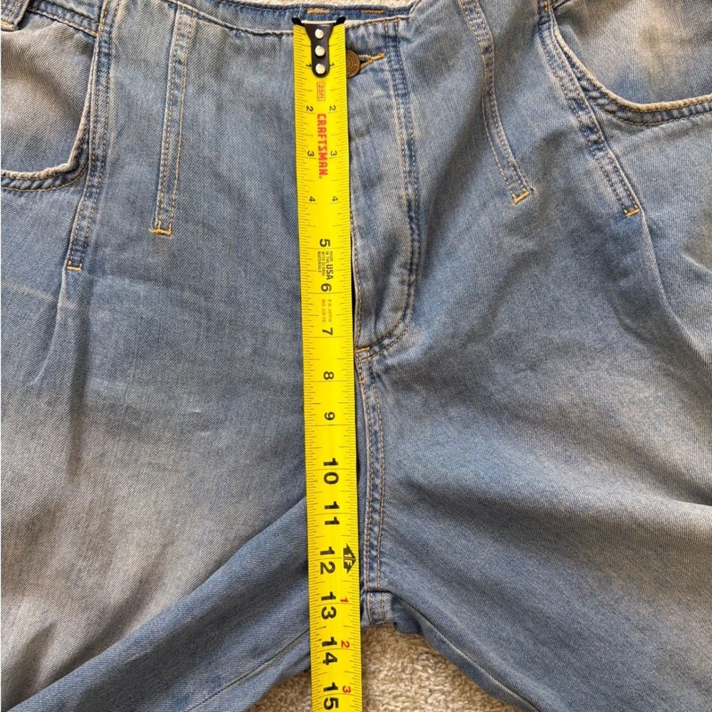 We The Free Free People Blue Denim Wide Leg Pleated Button Fly Shorts Size 32